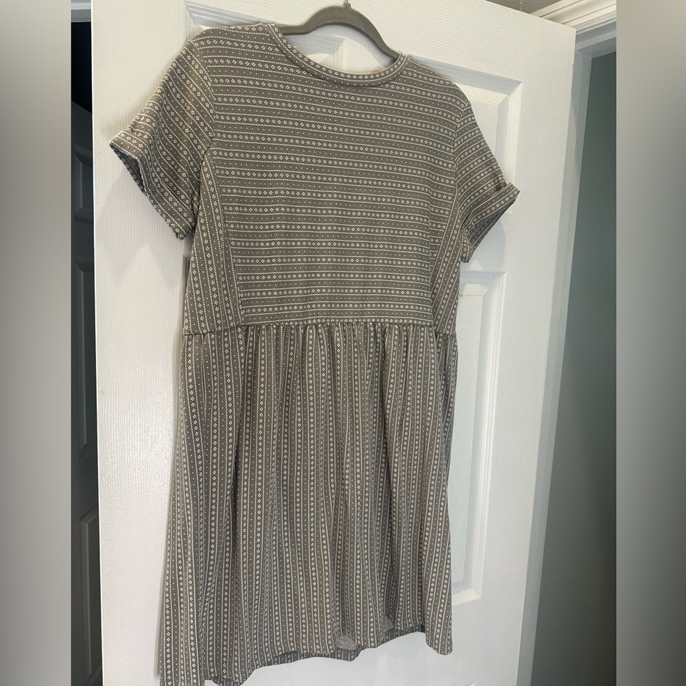 LOFT NWT Petite Gray & White Dress